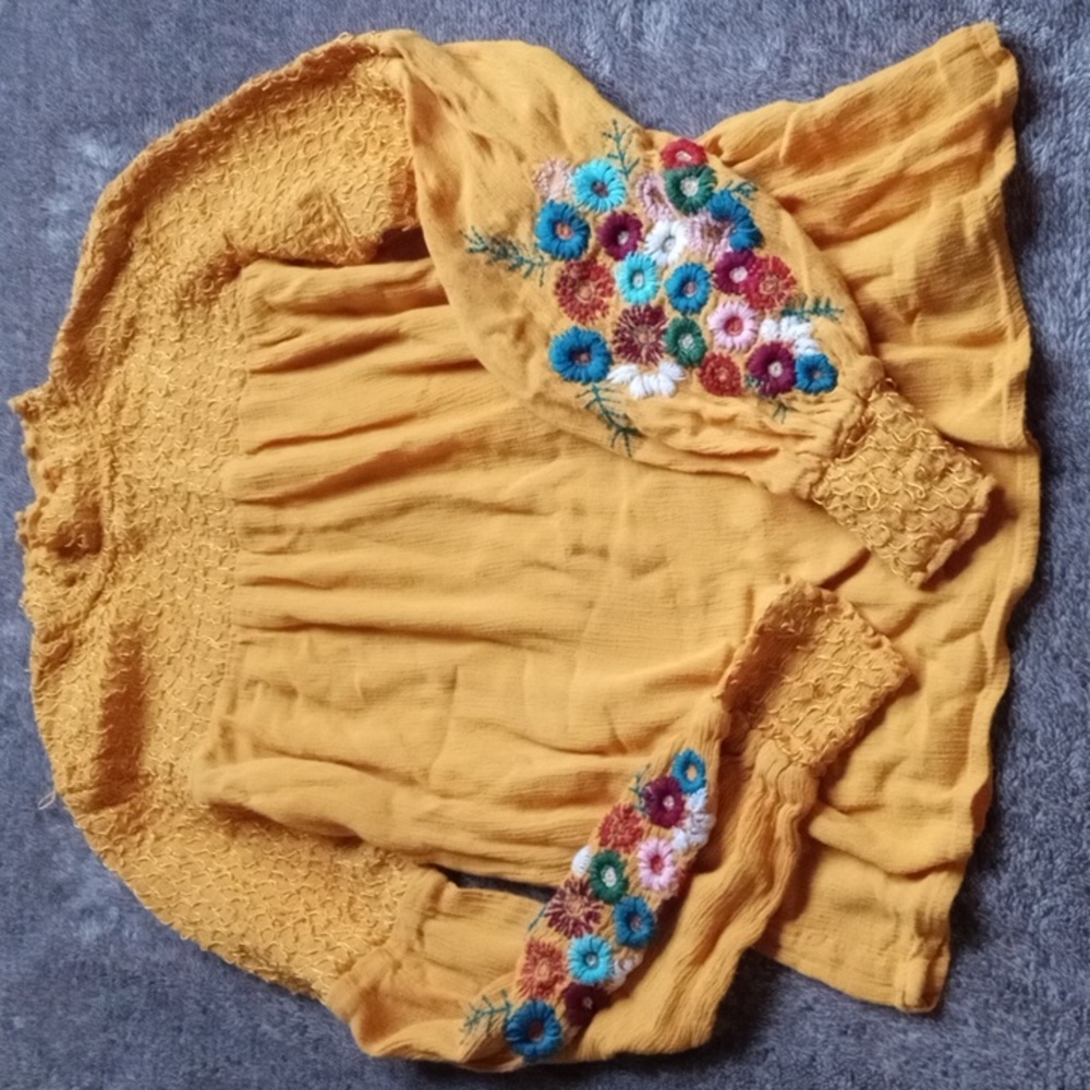 Rocks & Indigo embroidered balloon sleeve smocked mock neck